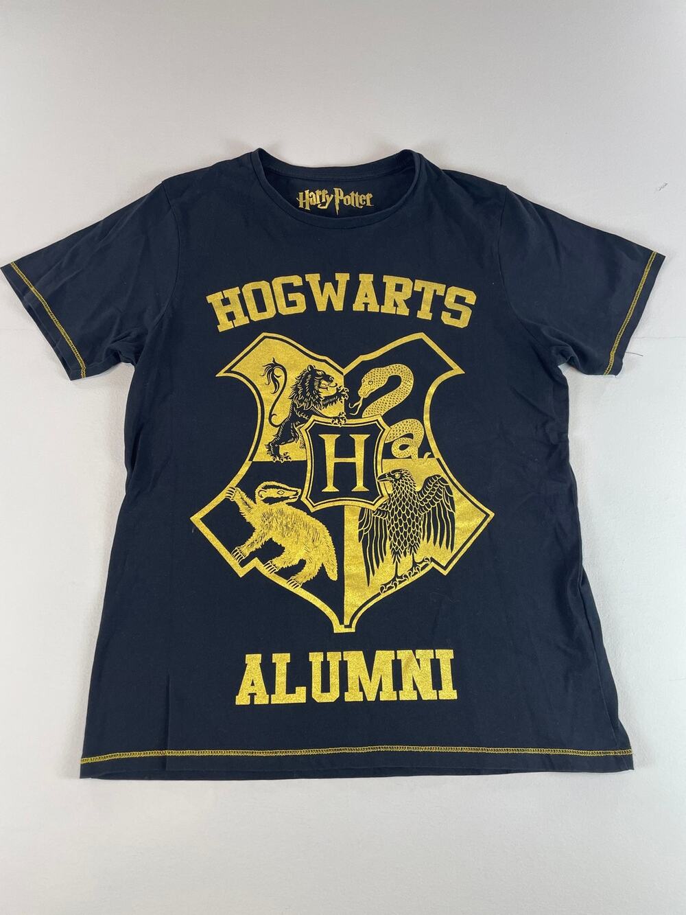 Harry Potter Tee Size M Black Hogwarts Alumni Gold Cotton Unisex New Without Tag